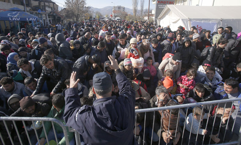 Командир узимао мито од миграната!