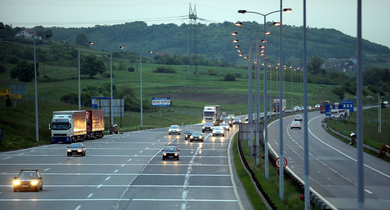 АМСС: Возаче данас очекује појачан интензитет саобраћаја