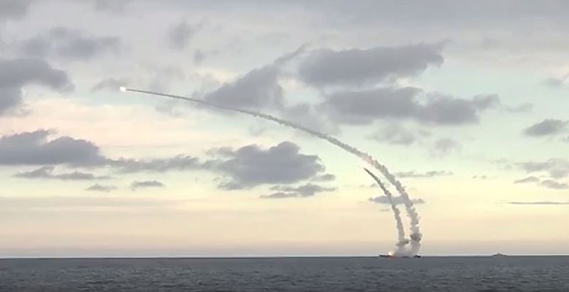 ПОГЛЕДАЈТЕ: Руси гађали положаје Исламске државе, убијено 600 терориста