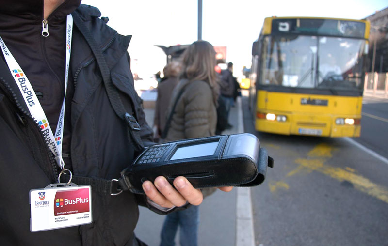 Контролорима електрошокери?