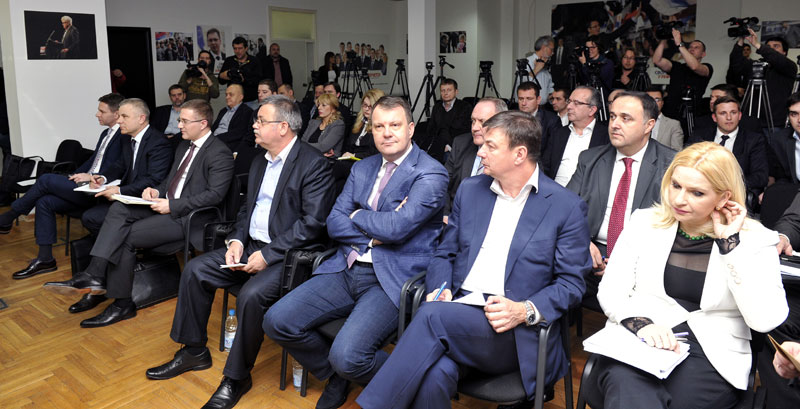 Потреси у СНС: Вучић сече у јануару