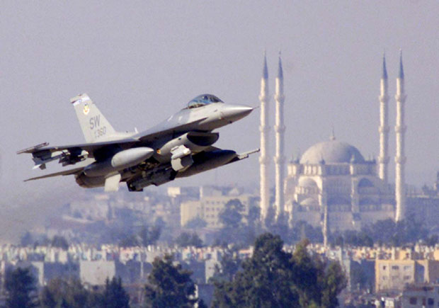 Ко је спасио Ердогана када је био на нишану ловаца Ф 16?