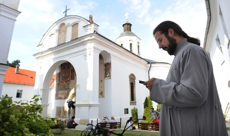 Цеви далеко, а бунари плитки