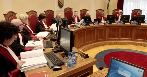 Прегласавањем враћају БиХ у 1992!?