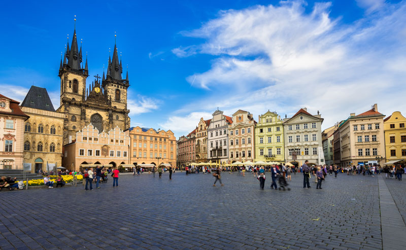 Праг: Откривен споменик Јану Палаху