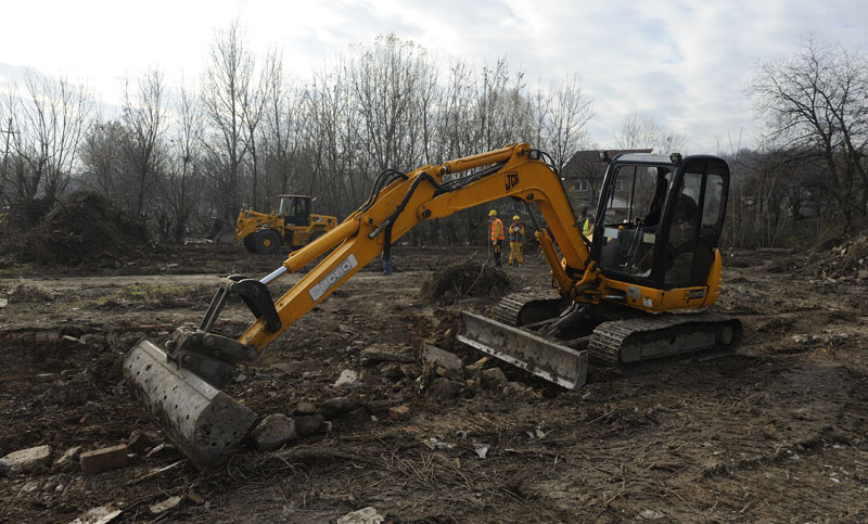 Тошин бунар са чак шест трака