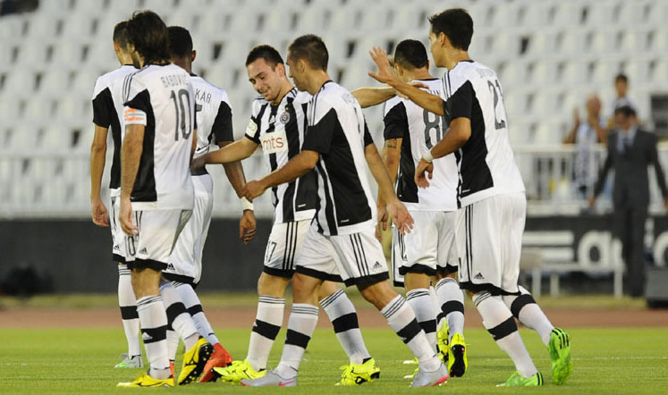 Фудбалери Партизана на тренингу кошаркаша пред дуел са Олимпијом