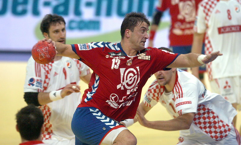 Илић дао ПСЖ девет голова са поломљеном шаком