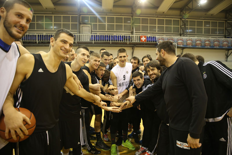 Црно-бела породица: Заједно када је најтеже