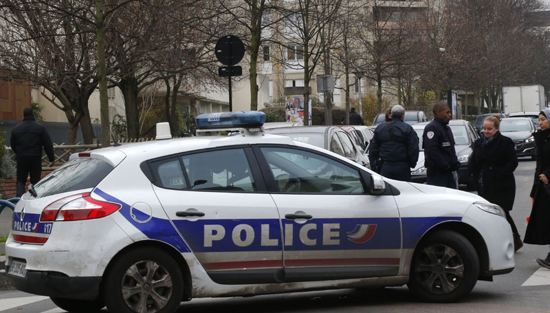 Наставник измислио теористички напад!