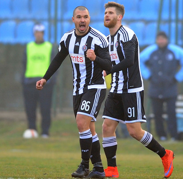 Божинов: Не бежим са Титаника!