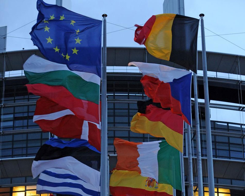 Отпуштени јер су радили и за ЕУ и за џихадисте