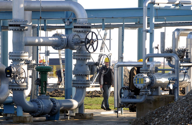 Држава опет залегла за „Србијагас”