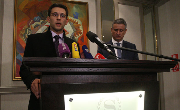 Криза власти главна тема медија у Хрватској