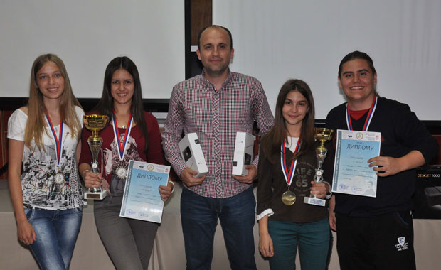 Са ученицима жање награде