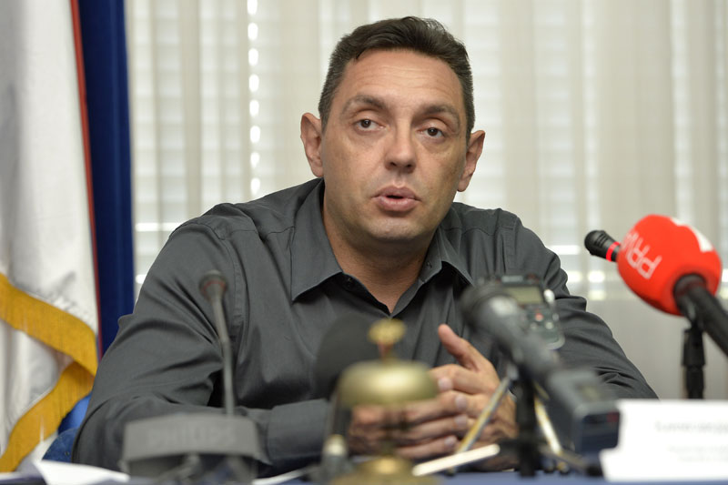 Вулин: Враћање избеглица у Србију није могуће