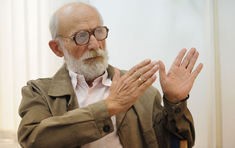 Драгољуб Петровић: Порез на латиницу