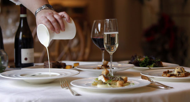 Француски угоститељи згрожени законом о „доги бегу”