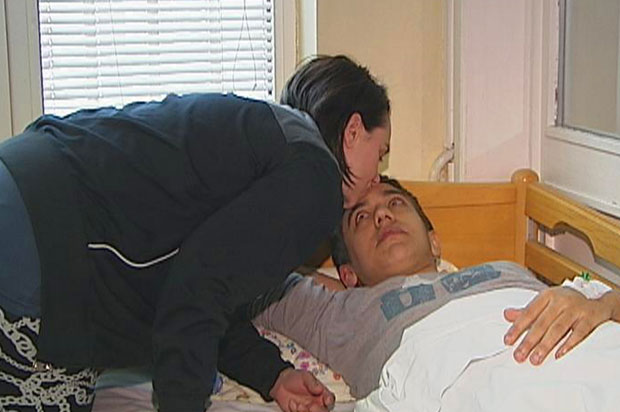 После 17 операција Марко ће проходати