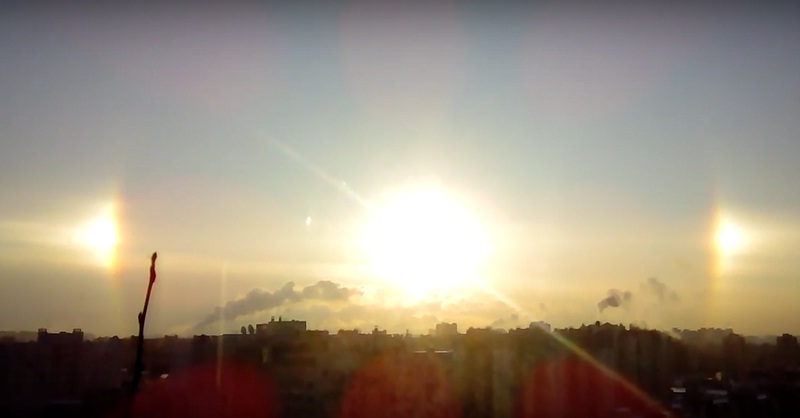 ПОГЛЕДАЈТЕ: Три сунца над Санкт Петербургом (ВИДЕО)