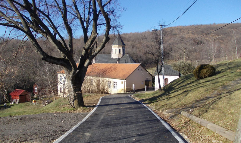Мала Ремета Повратак бадњака у светињу