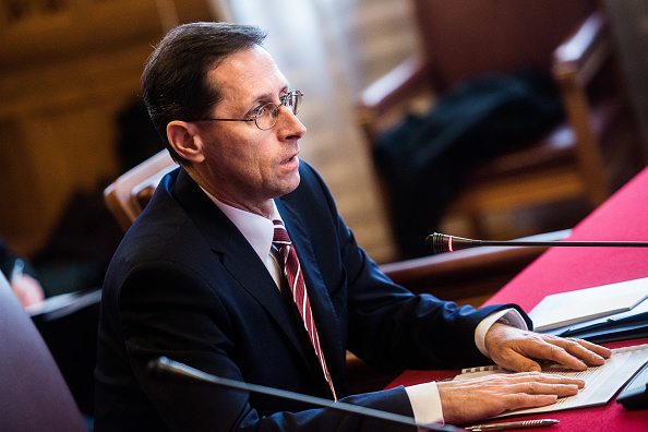 Варга: Трговински суфицит Мађарске 8,0 милијарди евра у 2015.