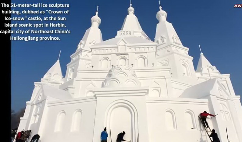 ПОГЛЕДАЈТЕ: Највећи снежни замак на свету (ВИДЕО)