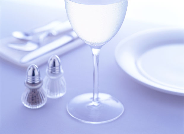 Мали џентлмен: Од свог џепарца води мајку на вечеру