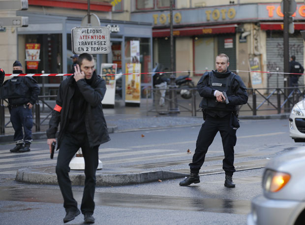 Сатаром на полицајце