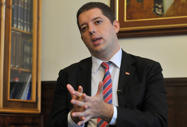 Ђурић: Дијалог уместо уцена