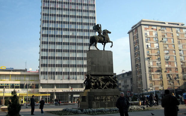 У Нишу вишак 70 гробара