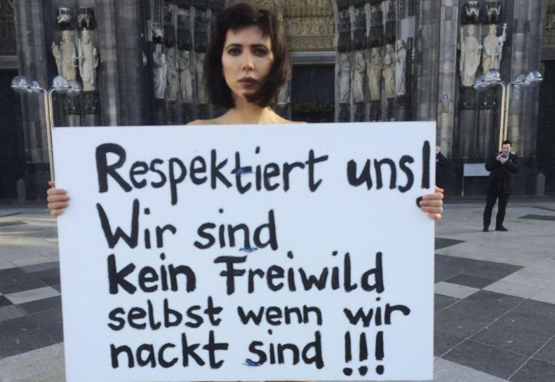 Око 500 жена протестовало у Келну због сексуалних напада