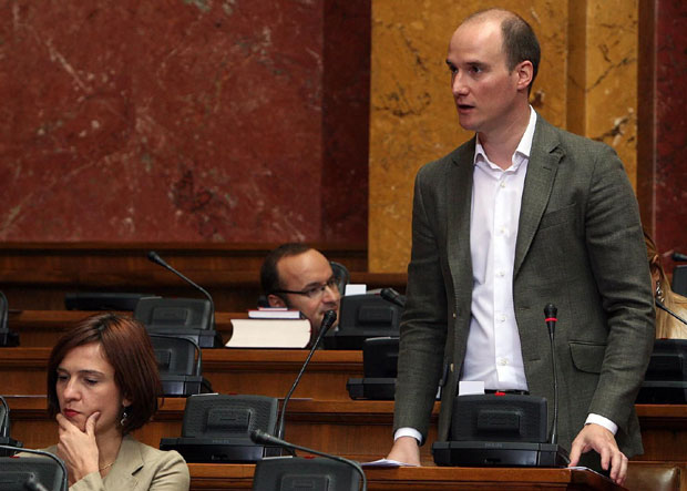 Божовић: СНС злоупотребљава и скупштинске службе