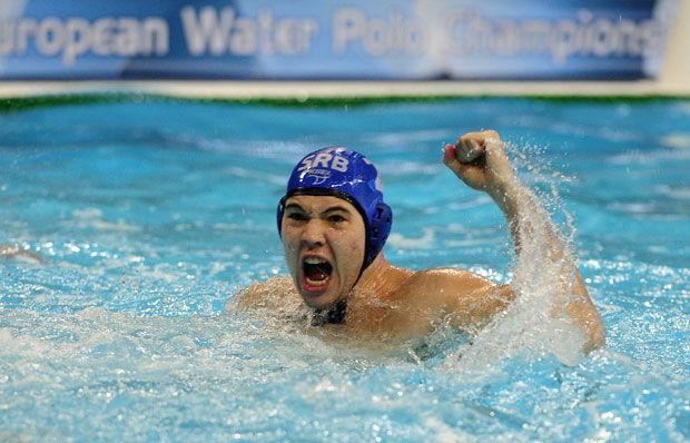 Српски делфини уништили хрватске баракуде на старту ЕП