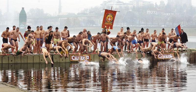 Пливање по крст на Ади, у Земуну...