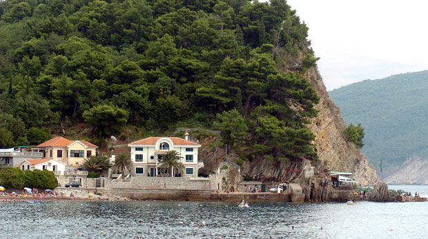 Бока као бетонска депонија!