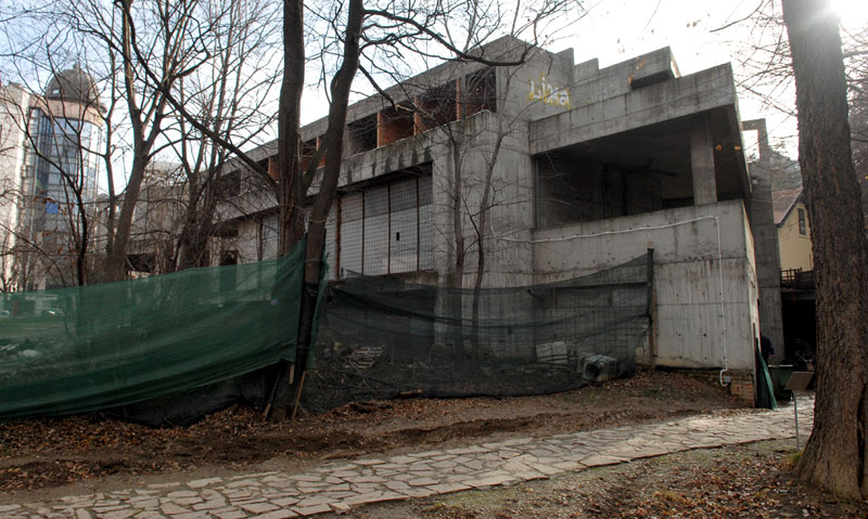 Београд: Зидали факултет па га сад руше?