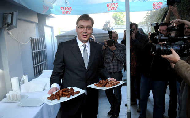 ФОТО: Погледајте како је Вучић угостио новинаре