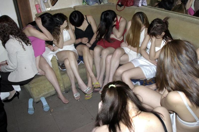 Москва: Проститутке силовале полицајца!