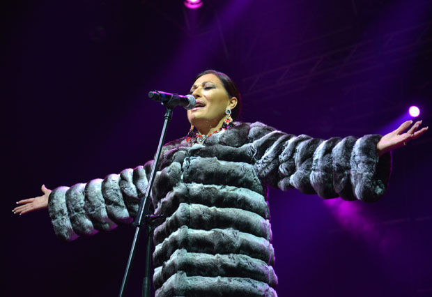 Цеца певала у Нишу за један динар!