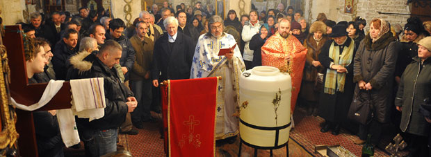 Црквењацима само цркавица