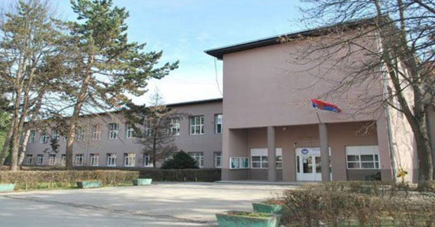 Шамарали и малтретирали децу!