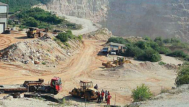 На рудокопима живи штит