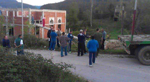 Параџемати одбијају послушност