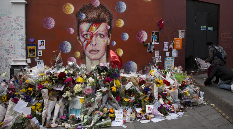 Британски лекар захвалио Дејвиду Боувију