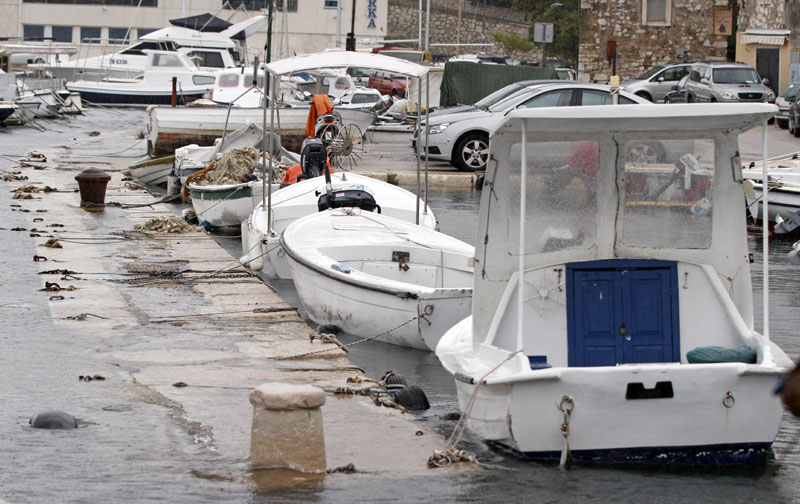 Заледило се море Шибенику