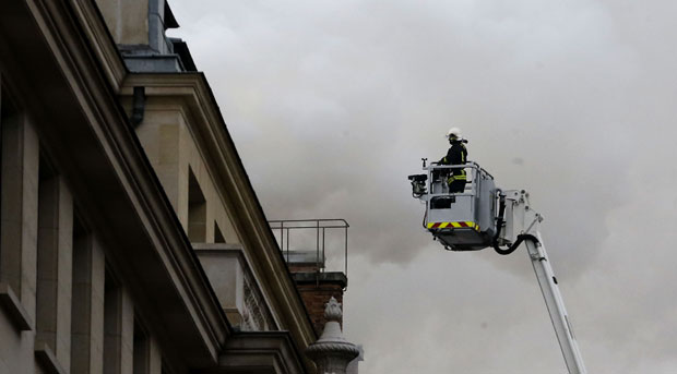 Париз: Пожар у хотелу Риц Карлтон, нема жртава