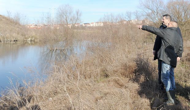 Ко је крив за фекално језеро?