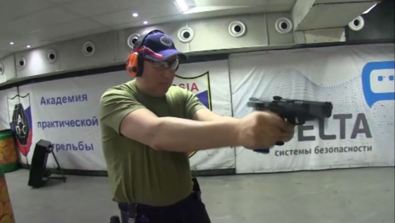 Медији: Рогозин се није повредио на рукомету, него у стрељани