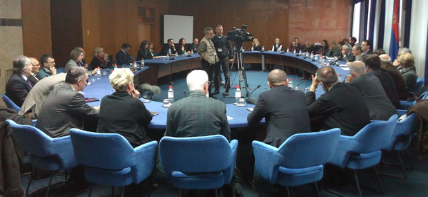 Школске књиге чека 900 предмета